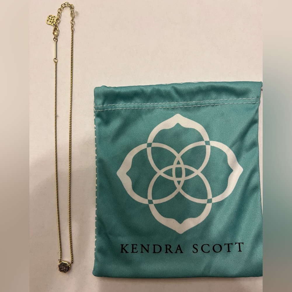 Kendra Scott Mabel Pendant Necklace in Gold